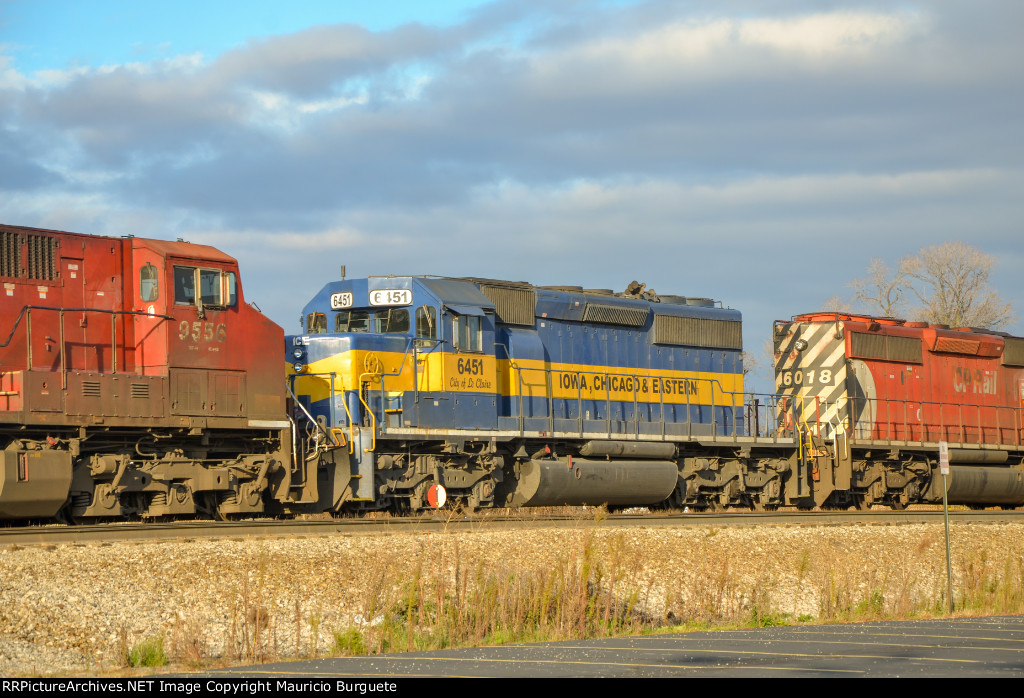 ICE SD40-2 Locomotive  "City of Le Claire"